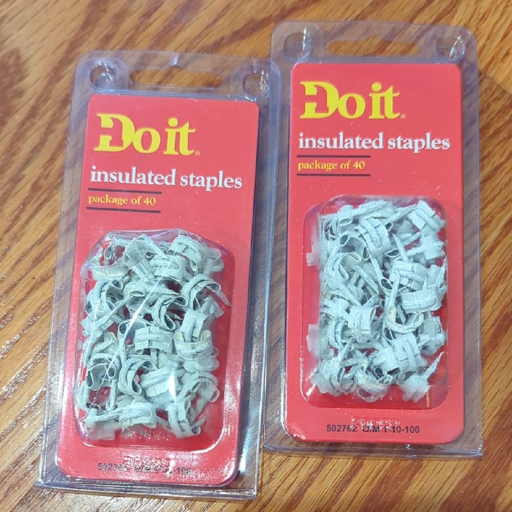 Two Do it Insulated Staples Packs of 40